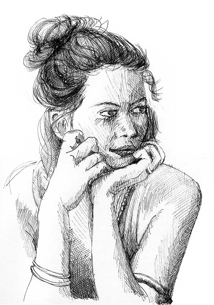 frau mit haenden am kinn